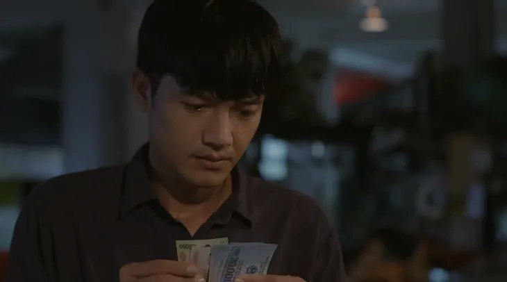 Tiệm ăn dì ghẻ - Tập 7: Ngựa quen đường cũ, Minh dán mắt vào xới bạc - Ảnh 4. Tiệm ăn dì ghẻ - Tập 7: Ngựa quen đường cũ, Minh dán mắt vào xới bạc - Ảnh 4.