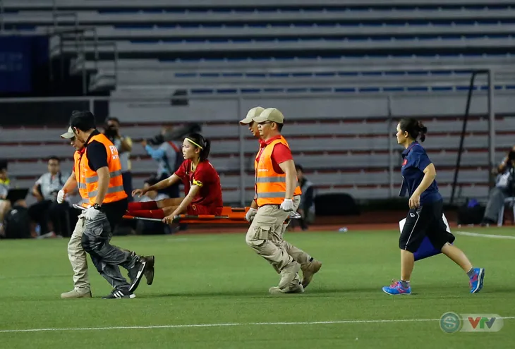 ẢNH: ĐT nữ Việt Nam thắng kịch tính trước Thái Lan, giành HCV bóng đá nữ SEA Games 30 - Ảnh 12. ẢNH: ĐT nữ Việt Nam thắng kịch tính trước Thái Lan, giành HCV bóng đá nữ SEA Games 30 - Ảnh 12.