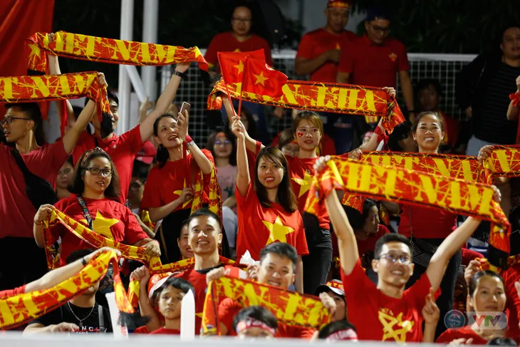 ẢNH: ĐT nữ Việt Nam thắng kịch tính trước Thái Lan, giành HCV bóng đá nữ SEA Games 30 - Ảnh 1. ẢNH: ĐT nữ Việt Nam thắng kịch tính trước Thái Lan, giành HCV bóng đá nữ SEA Games 30 - Ảnh 1.