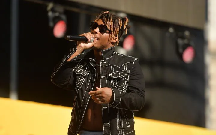 Ngôi sao trẻ Juice Wrld đột ngột qua đời ở tuổi 21 - Ảnh 1. Ngôi sao trẻ Juice Wrld đột ngột qua đời ở tuổi 21 - Ảnh 1.