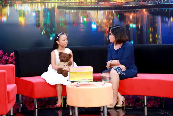 Ốc Thanh Vân xúc động khi chứng kiến vũ công nhí Thảo Vy bị mẹ đánh và ép học vũ đạo - Ảnh 3. Ốc Thanh Vân xúc động khi chứng kiến vũ công nhí Thảo Vy bị mẹ đánh và ép học vũ đạo - Ảnh 3.