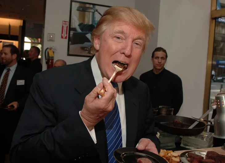 Một ngày làm việc của Tổng thống Trump: Ngủ 3-4 tiếng/đêm, thường không ăn sáng - Ảnh 9. Một ngày làm việc của Tổng thống Trump: Ngủ 3-4 tiếng/đêm, thường không ăn sáng - Ảnh 9.