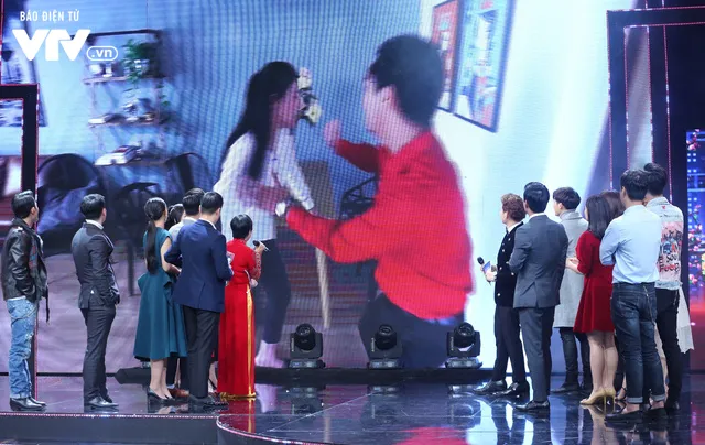 Hồng Diễm hóa dượng đây, Anh Tuấn làm Quỳnh búp bê... phiên bản hài hước - Ảnh 4. Hồng Diễm hóa dượng đây, Anh Tuấn làm Quỳnh búp bê... phiên bản hài hước - Ảnh 4.