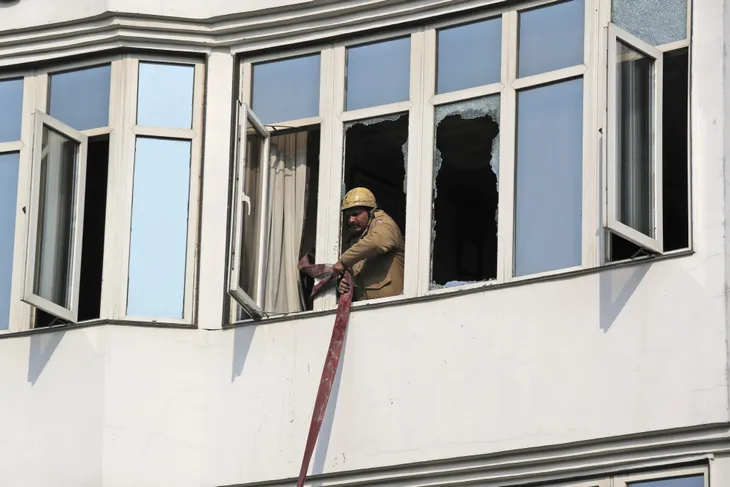 Cháy khách sạn ở Ấn Độ, ít nhất 17 người thiệt mạng - Ảnh 1. Cháy khách sạn ở Ấn Độ, ít nhất 17 người thiệt mạng - Ảnh 1.