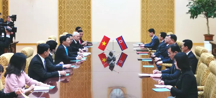 Việt Nam sẵn sàng đóng góp tích cực vào tiến trình duy trì hòa bình trên Bán đảo Triều Tiên - Ảnh 1.