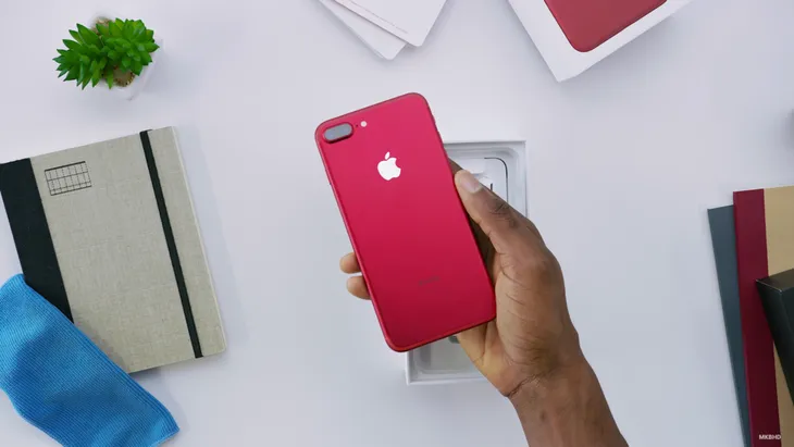 Chú ý: iPhone XS/XS Max màu đỏ sẽ ra mắt vào cuối tháng 2 - Ảnh 2. Chú ý: iPhone XS/XS Max màu đỏ sẽ ra mắt vào cuối tháng 2 - Ảnh 2.
