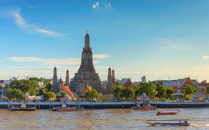 Những ngôi chùa nổi tiếng bạn nên đến hành hương đầu năm - Ảnh 2. Những ngôi chùa nổi tiếng bạn nên đến hành hương đầu năm - Ảnh 2.