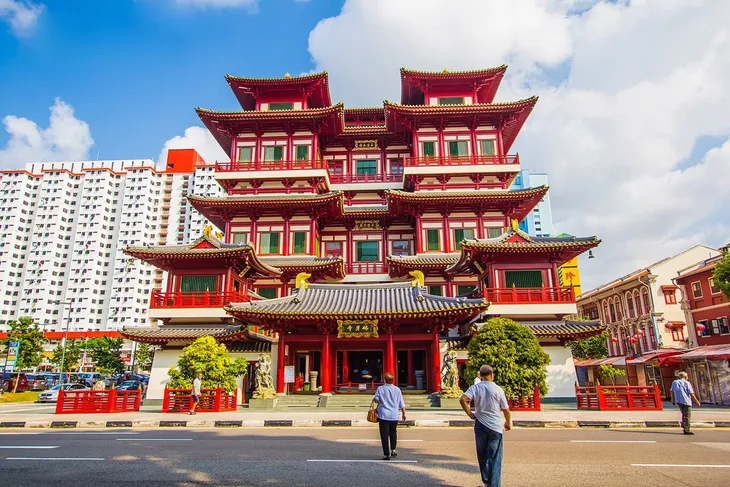 Những ngôi chùa nổi tiếng bạn nên đến hành hương đầu năm - Ảnh 4. Những ngôi chùa nổi tiếng bạn nên đến hành hương đầu năm - Ảnh 4.