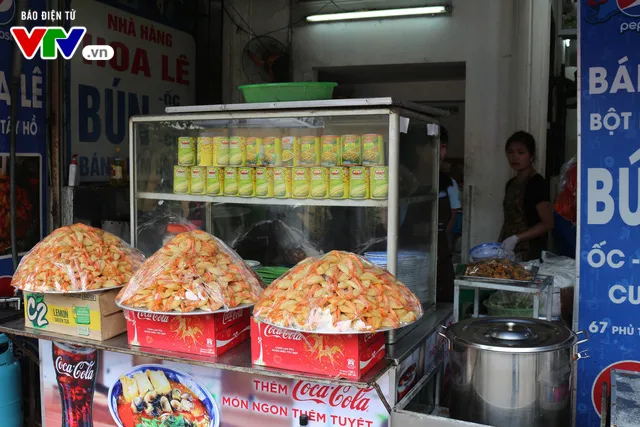 Hà Nội: Kiểm tra đột xuất an toàn thực phẩm tại Phủ Tây Hồ - Ảnh 1. Hà Nội: Kiểm tra đột xuất an toàn thực phẩm tại Phủ Tây Hồ - Ảnh 1.