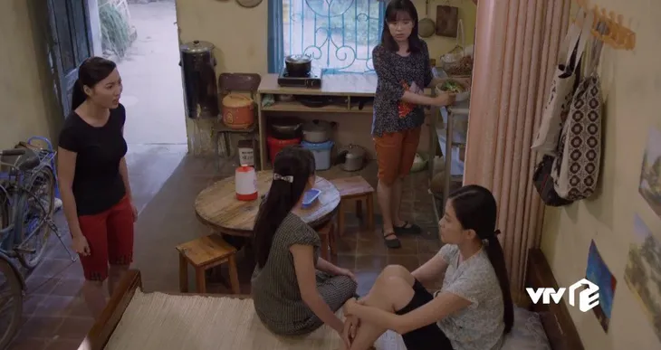 Những cô gái trong thành phố - Tập 14: Mai qua đêm với Tùng trước khi về quê lấy chồng già trừ nợ - Ảnh 5. Những cô gái trong thành phố - Tập 14: Mai qua đêm với Tùng trước khi về quê lấy chồng già trừ nợ - Ảnh 5.
