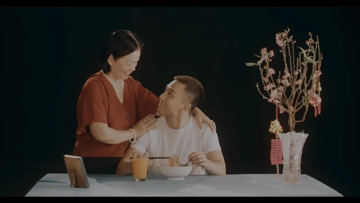 Dương Edward ra mắt MV hát về nỗi lòng người con xa quê nhớ mẹ ngày Tết - Ảnh 5.