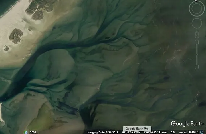 Bất ngờ với những bức ảnh thú vị tìm được trên Google Earth - Ảnh 4. Bất ngờ với những bức ảnh thú vị tìm được trên Google Earth - Ảnh 4.