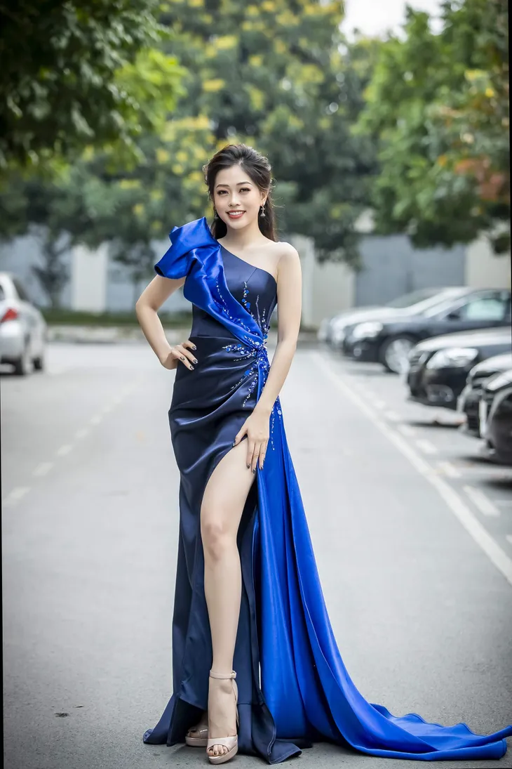 Sau khi công khai bạn trai, Á hậu Phương Nga thử sức làm MC - Ảnh 5. Sau khi công khai bạn trai, Á hậu Phương Nga thử sức làm MC - Ảnh 5.