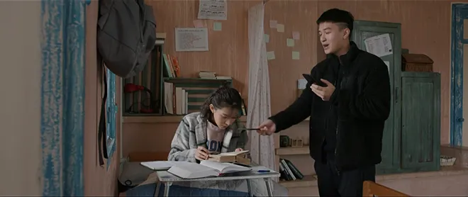 Chạy trốn thanh xuân: Những khoảnh khắc chuẩn soái ca của Phi (Huỳnh Anh) làm các cô gái đổ gục - Ảnh 1. Chạy trốn thanh xuân: Những khoảnh khắc chuẩn soái ca của Phi (Huỳnh Anh) làm các cô gái đổ gục - Ảnh 1.