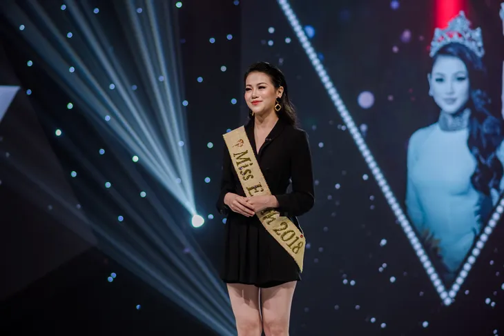 Hoa hậu Phương Khánh đẹp rạng rỡ tại WeChoice Awards tháng 2 Nơi tôi thuộc về - Ảnh 2. Hoa hậu Phương Khánh đẹp rạng rỡ tại WeChoice Awards tháng 2 Nơi tôi thuộc về - Ảnh 2.