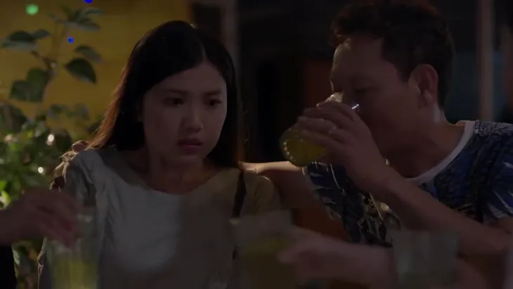 Những cô gái trong thành phố - Tập 18: Được khách bo tiền, lần này Mai có nhắm mắt làm liều? - Ảnh 1. Những cô gái trong thành phố - Tập 18: Được khách bo tiền, lần này Mai có nhắm mắt làm liều? - Ảnh 1.