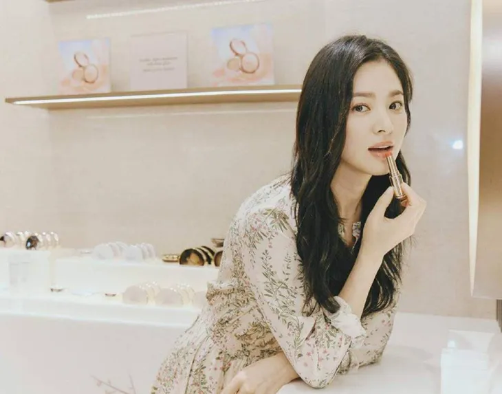 Song Hye Kyo tuyên bố ngừng đóng phim trong năm 2019 - Ảnh 3. Song Hye Kyo tuyên bố ngừng đóng phim trong năm 2019 - Ảnh 3.