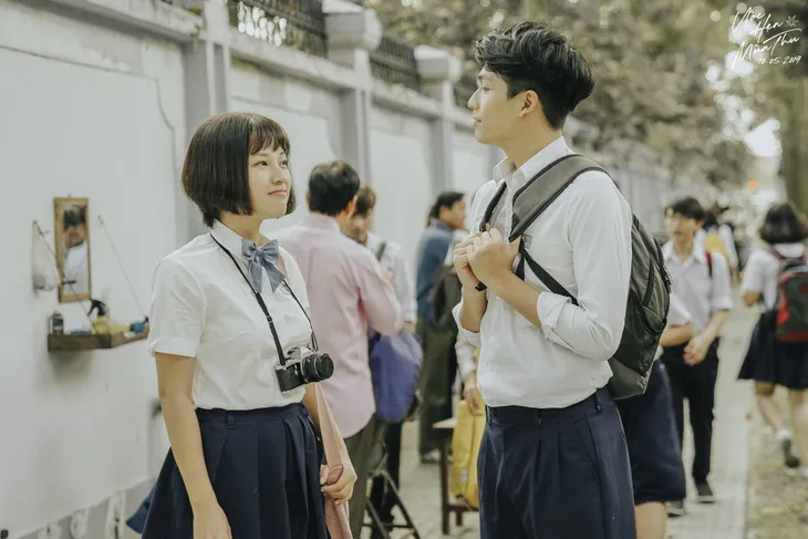 Ước hẹn mùa thu lại khiến khán giả bồi hồi vì bộ ảnh thanh xuân ngọt ngào - Ảnh 3. Ước hẹn mùa thu lại khiến khán giả bồi hồi vì bộ ảnh thanh xuân ngọt ngào - Ảnh 3.