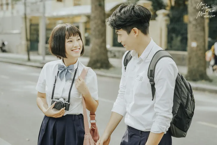 Ước hẹn mùa thu lại khiến khán giả bồi hồi vì bộ ảnh thanh xuân ngọt ngào - Ảnh 4. Ước hẹn mùa thu lại khiến khán giả bồi hồi vì bộ ảnh thanh xuân ngọt ngào - Ảnh 4.