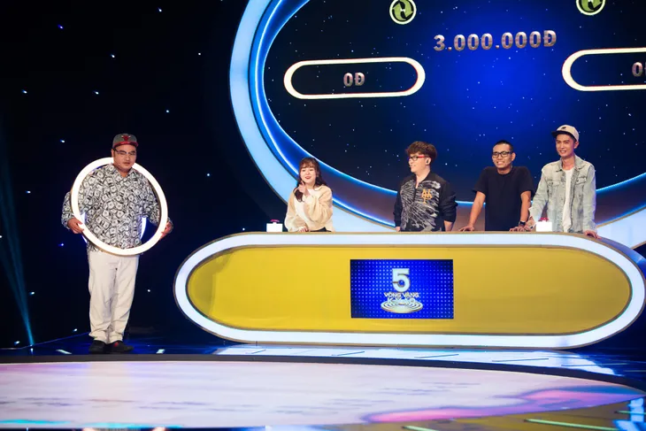 5 vòng vàng kỳ ảo: Nhóm hài triệu view FapTv khoe vũ điệu giật vai với hit Người hãy quên em đi - Ảnh 3. 5 vòng vàng kỳ ảo: Nhóm hài triệu view FapTv khoe vũ điệu giật vai với hit Người hãy quên em đi - Ảnh 3.