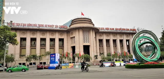 Đường phố Hà Nội khoác áo mới chào mừng Hội nghị Thượng đỉnh Mỹ - Triều lần 2 - Ảnh 12. Đường phố Hà Nội khoác áo mới chào mừng Hội nghị Thượng đỉnh Mỹ - Triều lần 2 - Ảnh 12.