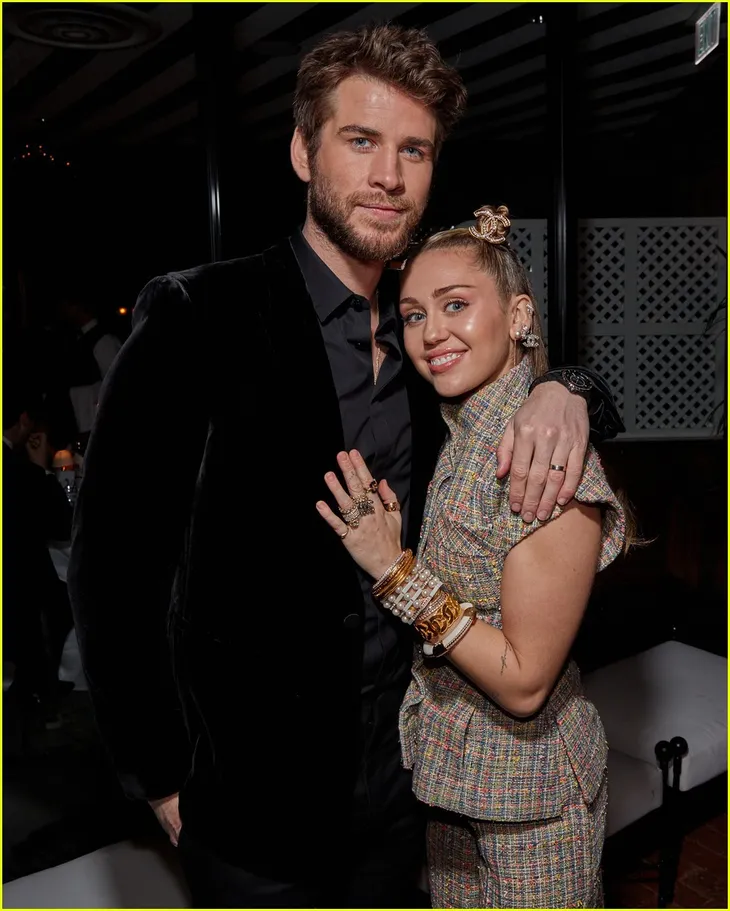Oscar 2019: Cô dâu mới Miley Cyrus thu hút mọi ánh nhìn - Ảnh 1. Oscar 2019: Cô dâu mới Miley Cyrus thu hút mọi ánh nhìn - Ảnh 1.