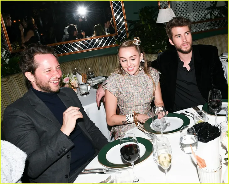 Oscar 2019: Cô dâu mới Miley Cyrus thu hút mọi ánh nhìn - Ảnh 6. Oscar 2019: Cô dâu mới Miley Cyrus thu hút mọi ánh nhìn - Ảnh 6.