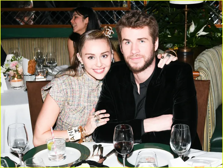 Oscar 2019: Cô dâu mới Miley Cyrus thu hút mọi ánh nhìn - Ảnh 7. Oscar 2019: Cô dâu mới Miley Cyrus thu hút mọi ánh nhìn - Ảnh 7.
