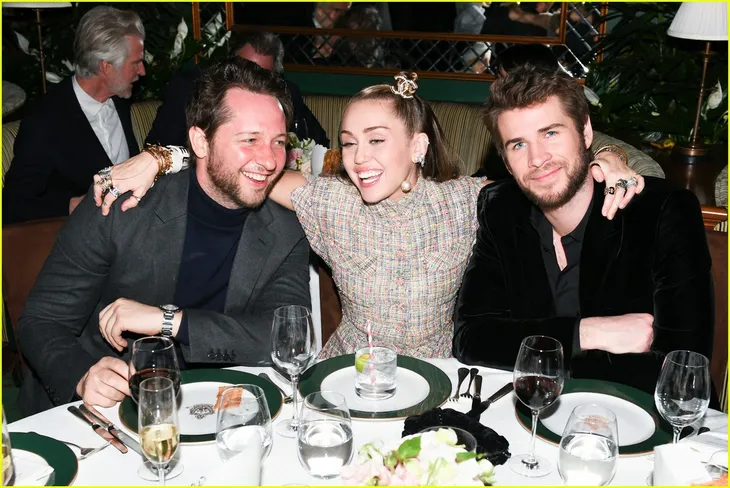 Oscar 2019: Cô dâu mới Miley Cyrus thu hút mọi ánh nhìn - Ảnh 8. Oscar 2019: Cô dâu mới Miley Cyrus thu hút mọi ánh nhìn - Ảnh 8.