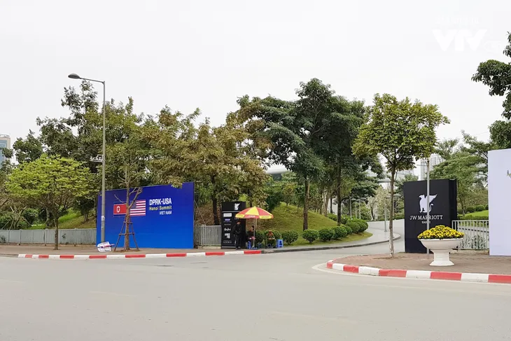 Tăng cường an ninh tại Hà Nội sẵn sàng cho Hội nghị Thượng đỉnh Mỹ - Triều lần 2 - Ảnh 7. Tăng cường an ninh tại Hà Nội sẵn sàng cho Hội nghị Thượng đỉnh Mỹ - Triều lần 2 - Ảnh 7.