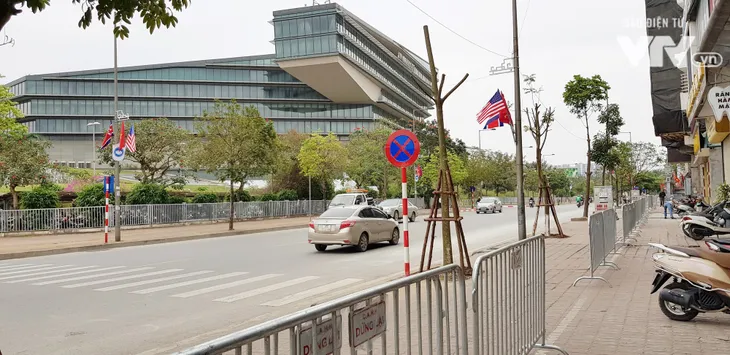 Tăng cường an ninh tại Hà Nội sẵn sàng cho Hội nghị Thượng đỉnh Mỹ - Triều lần 2 - Ảnh 10. Tăng cường an ninh tại Hà Nội sẵn sàng cho Hội nghị Thượng đỉnh Mỹ - Triều lần 2 - Ảnh 10.