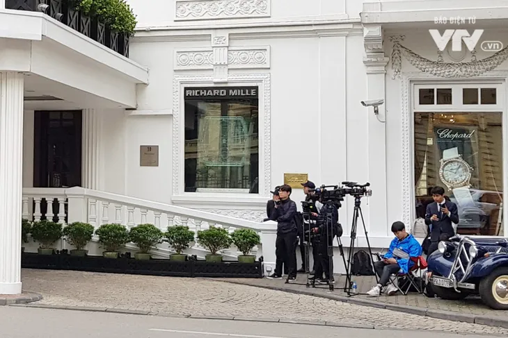 Hội nghị Thượng đỉnh Mỹ - Triều: Phóng viên quốc tế tích cực tác nghiệp tại Hà Nội - Ảnh 5. Hội nghị Thượng đỉnh Mỹ - Triều: Phóng viên quốc tế tích cực tác nghiệp tại Hà Nội - Ảnh 5.