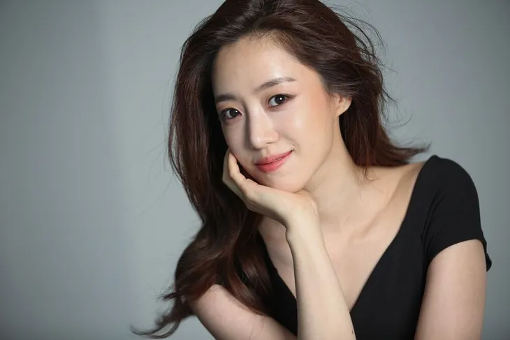 Ham Eun-jung (T-ara) trổ tài lồng tiếng trong series phim “Nàng thơ xứ Huế” - Ảnh 2. Ham Eun-jung (T-ara) trổ tài lồng tiếng trong series phim “Nàng thơ xứ Huế” - Ảnh 2.