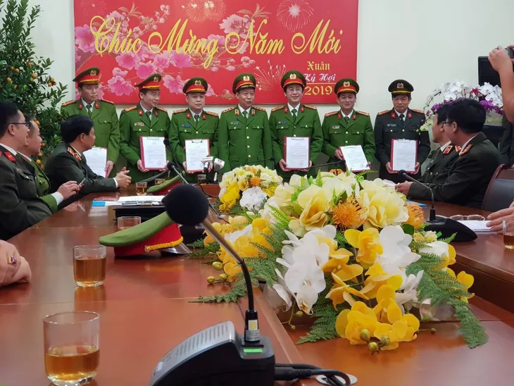 Toàn bộ diễn biến vụ sát hại lái xe taxi trước sân vận động Mỹ Đình, Hà Nội - Ảnh 2. Toàn bộ diễn biến vụ sát hại lái xe taxi trước sân vận động Mỹ Đình, Hà Nội - Ảnh 2.