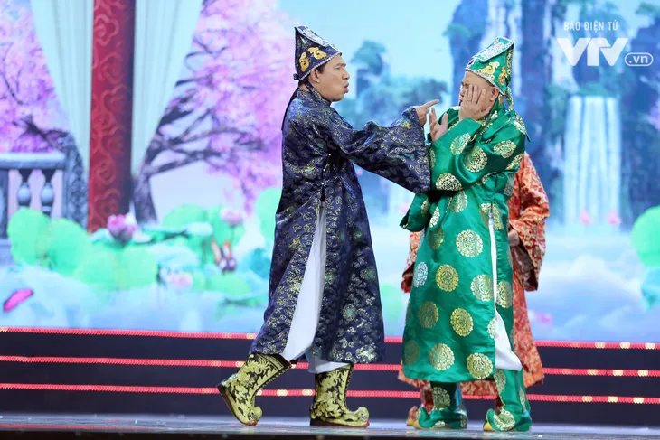 Táo quân 2019: Táo Tự Long bị đánh hội đồng? - Ảnh 2. Táo quân 2019: Táo Tự Long bị đánh hội đồng? - Ảnh 2.