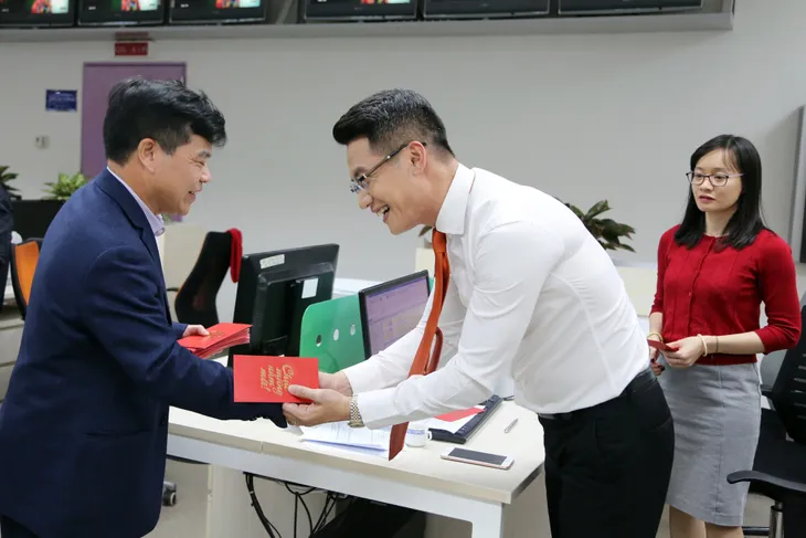 Tổng Giám đốc Trần Bình Minh chúc Tết các đơn vị VTV nhân dịp năm mới Kỷ Hợi 2019 - Ảnh 5. Tổng Giám đốc Trần Bình Minh chúc Tết các đơn vị VTV nhân dịp năm mới Kỷ Hợi 2019 - Ảnh 5.