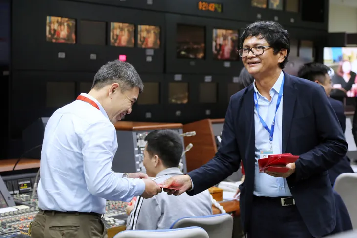 Tổng Giám đốc Trần Bình Minh chúc Tết các đơn vị VTV nhân dịp năm mới Kỷ Hợi 2019 - Ảnh 6. Tổng Giám đốc Trần Bình Minh chúc Tết các đơn vị VTV nhân dịp năm mới Kỷ Hợi 2019 - Ảnh 6.