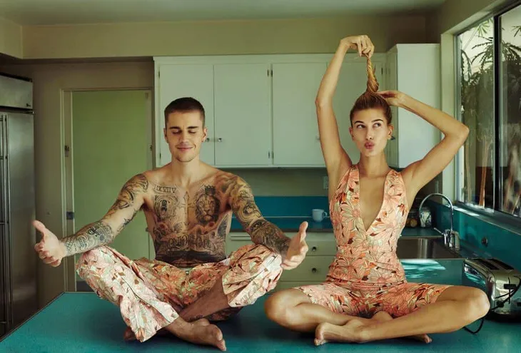 Justin Bieber tung bộ ảnh nóng bỏng bên vợ - Ảnh 5. Justin Bieber tung bộ ảnh nóng bỏng bên vợ - Ảnh 5.