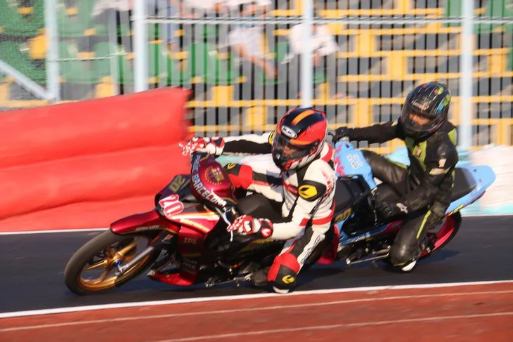 Kịch tính giải đua moto toàn quốc tranh cúp Quốc gia 2019 - Ảnh 2. Kịch tính giải đua moto toàn quốc tranh cúp Quốc gia 2019 - Ảnh 2.