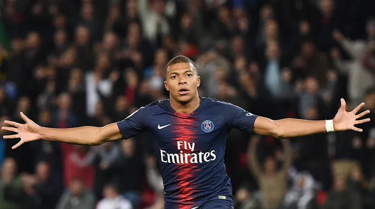 34 tuổi, Ronaldo vẫn đứng đầu danh sách tiền đạo xuất sắc nhất thế giới - Ảnh 4. 34 tuổi, Ronaldo vẫn đứng đầu danh sách tiền đạo xuất sắc nhất thế giới - Ảnh 4.
