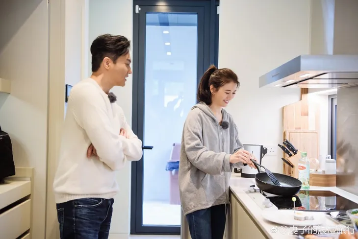 Dù lấy phải cô vợ hổ báo, Trương Trí Lâm vẫn thấy mình may mắn - Ảnh 2. Dù lấy phải cô vợ hổ báo, Trương Trí Lâm vẫn thấy mình may mắn - Ảnh 2.