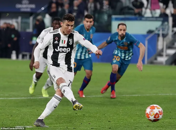 UEFA Champions League: Ronaldo lập hat-trick, Juventus ngược dòng vào tứ kết - Ảnh 4. UEFA Champions League: Ronaldo lập hat-trick, Juventus ngược dòng vào tứ kết - Ảnh 4.