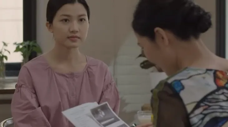 Những cô gái trong thành phố - Tập 23: Dù sợ hãi, Tùng vẫn chấp nhận lên giường với nữ đại gia lớn tuổi - Ảnh 3. Những cô gái trong thành phố - Tập 23: Dù sợ hãi, Tùng vẫn chấp nhận lên giường với nữ đại gia lớn tuổi - Ảnh 3.