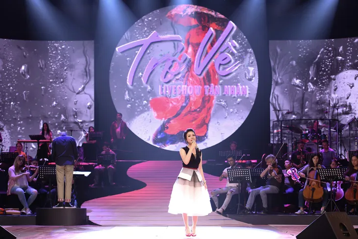 Tân Nhàn gây tò mò khi “nhá hàng” hát “Cô Đôi Thượng Ngàn” trong liveshow Trở về - Ảnh 4. Tân Nhàn gây tò mò khi “nhá hàng” hát “Cô Đôi Thượng Ngàn” trong liveshow Trở về - Ảnh 4.