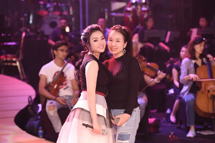Tân Nhàn gây tò mò khi “nhá hàng” hát “Cô Đôi Thượng Ngàn” trong liveshow Trở về - Ảnh 12. Tân Nhàn gây tò mò khi “nhá hàng” hát “Cô Đôi Thượng Ngàn” trong liveshow Trở về - Ảnh 12.
