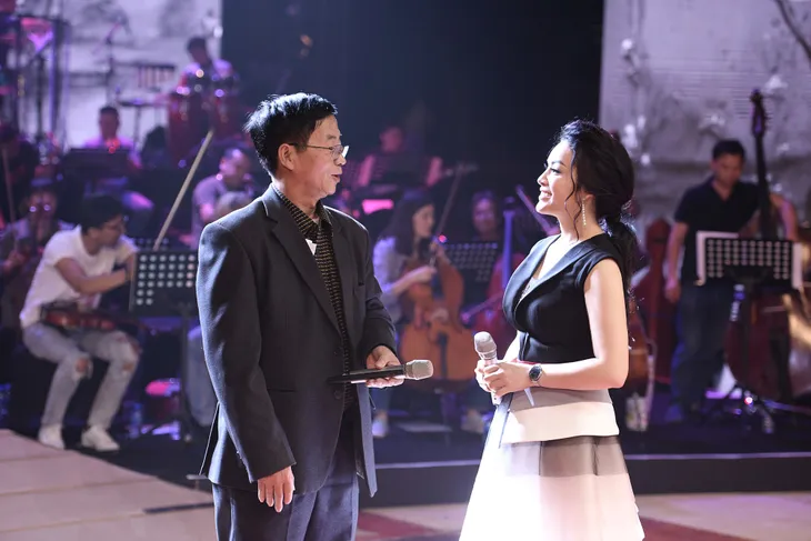 Tân Nhàn gây tò mò khi “nhá hàng” hát “Cô Đôi Thượng Ngàn” trong liveshow Trở về - Ảnh 10. Tân Nhàn gây tò mò khi “nhá hàng” hát “Cô Đôi Thượng Ngàn” trong liveshow Trở về - Ảnh 10.