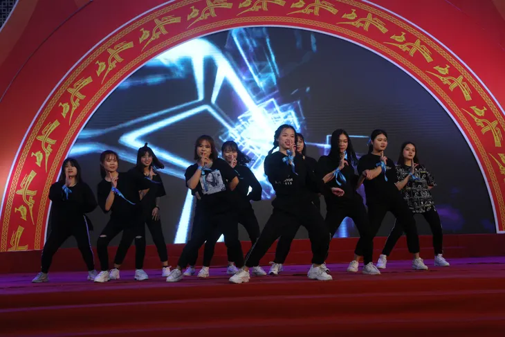 Sinh viên các trường ĐH - CĐ quẩy hết mình tại Hội báo toàn quốc 2019 - Ảnh 10. Sinh viên các trường ĐH - CĐ quẩy hết mình tại Hội báo toàn quốc 2019 - Ảnh 10.