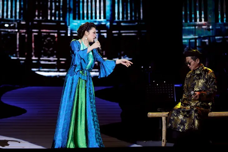 Tân Nhàn khiến khán giả ngỡ ngàng vì tài biến hóa trong liveshow Trở về - Ảnh 13. Tân Nhàn khiến khán giả ngỡ ngàng vì tài biến hóa trong liveshow Trở về - Ảnh 13.