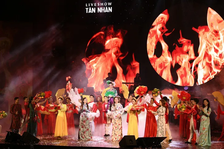 Tân Nhàn khiến khán giả ngỡ ngàng vì tài biến hóa trong liveshow Trở về - Ảnh 17. Tân Nhàn khiến khán giả ngỡ ngàng vì tài biến hóa trong liveshow Trở về - Ảnh 17.