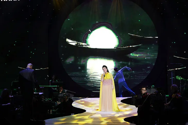 Tân Nhàn khiến khán giả ngỡ ngàng vì tài biến hóa trong liveshow Trở về - Ảnh 5. Tân Nhàn khiến khán giả ngỡ ngàng vì tài biến hóa trong liveshow Trở về - Ảnh 5.